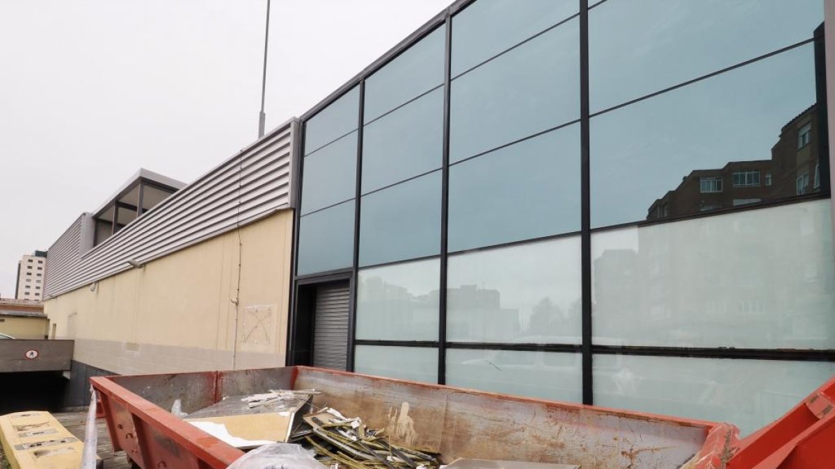 Contenedor de obra del centro de vida activa de Arca Real en Delicias.