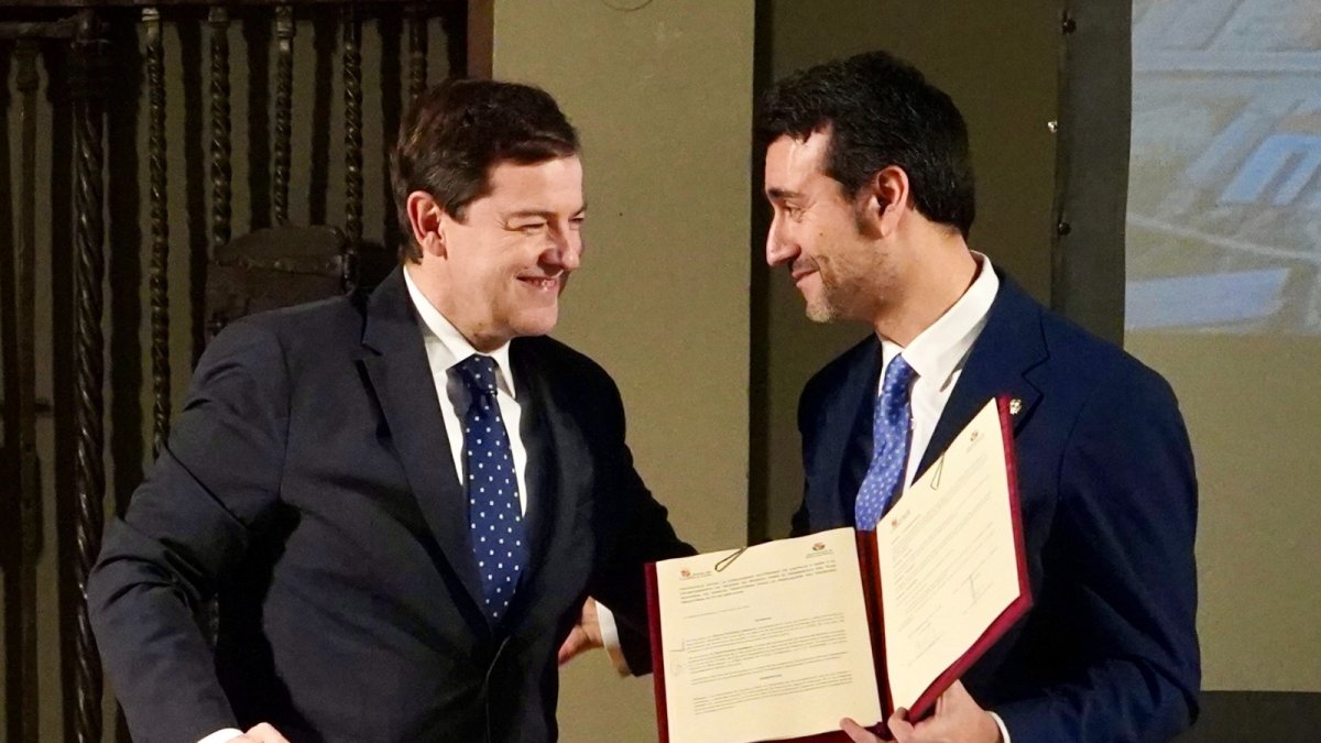 Mañueco y David Esteban firman un protocolo de colaboración con el Ayuntamiento de Medina de Rioseco