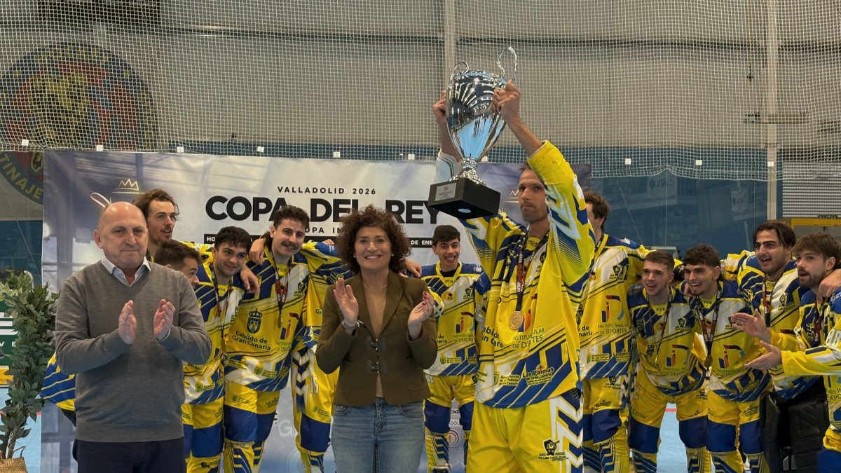 Molina Sport levanta la Copa del Rey en el polideportivo Hockey Canterac Hockey de Valladolid..