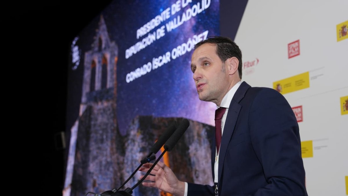 El presidente de la Diputación de Valladolid, Conrado Íscar, presenta la promoción turística de Valladolid en Fitur.