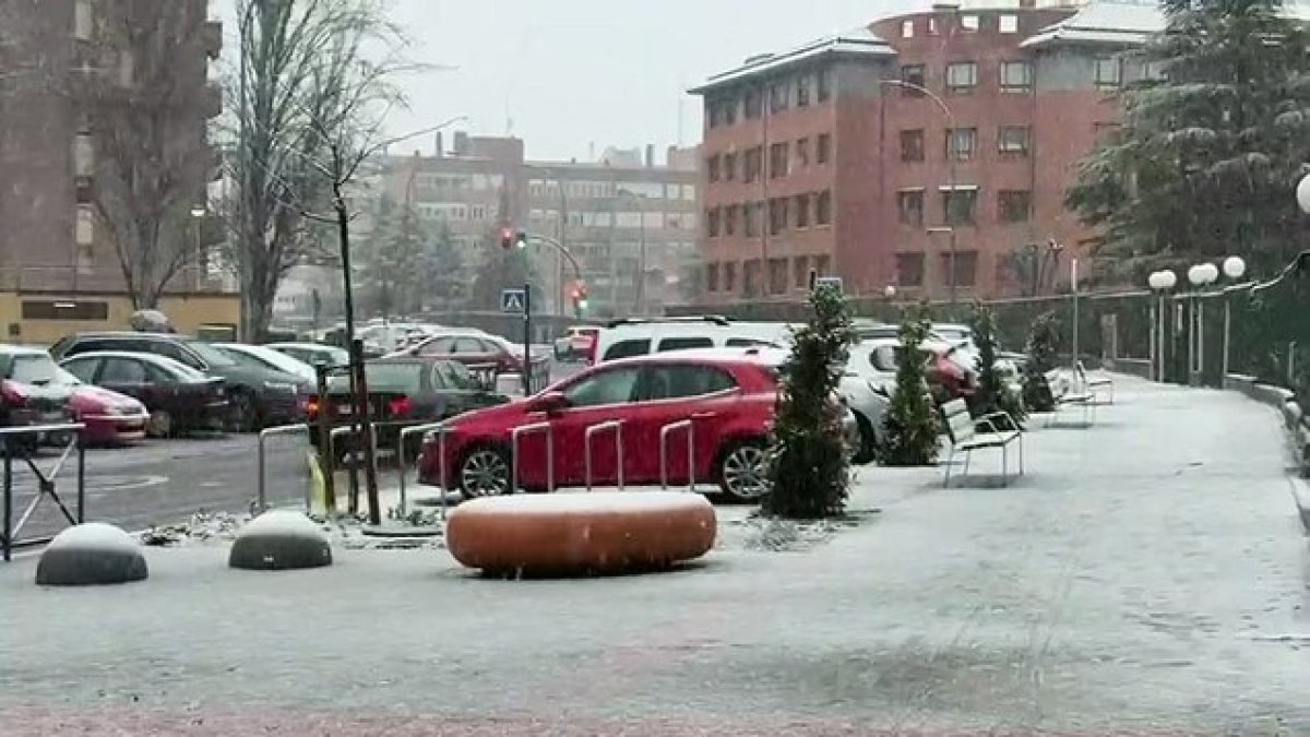 La borrasca Kristin comienza a cubrir de nieve ya la capital y la provincia vallisoletana.-PHOTOGENIC