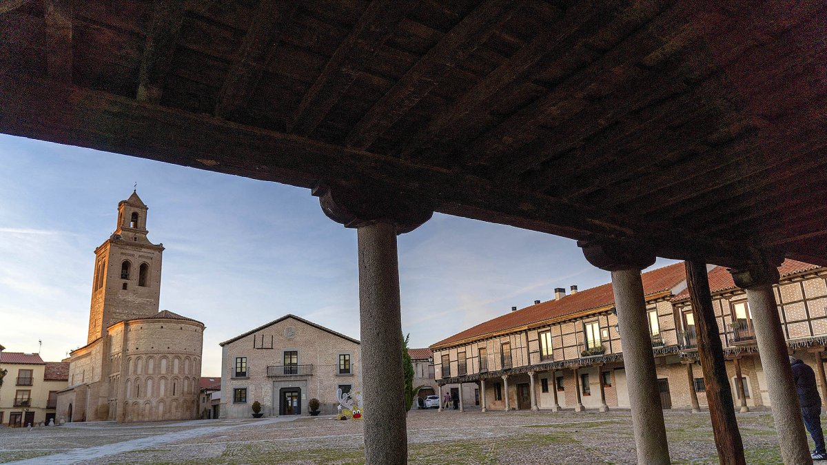 Plaza de la villa, declarada Monumento Nacional , lugar donde Isabel la Católica pasó sus años de infancia y juventud, Arévalo en Ávila