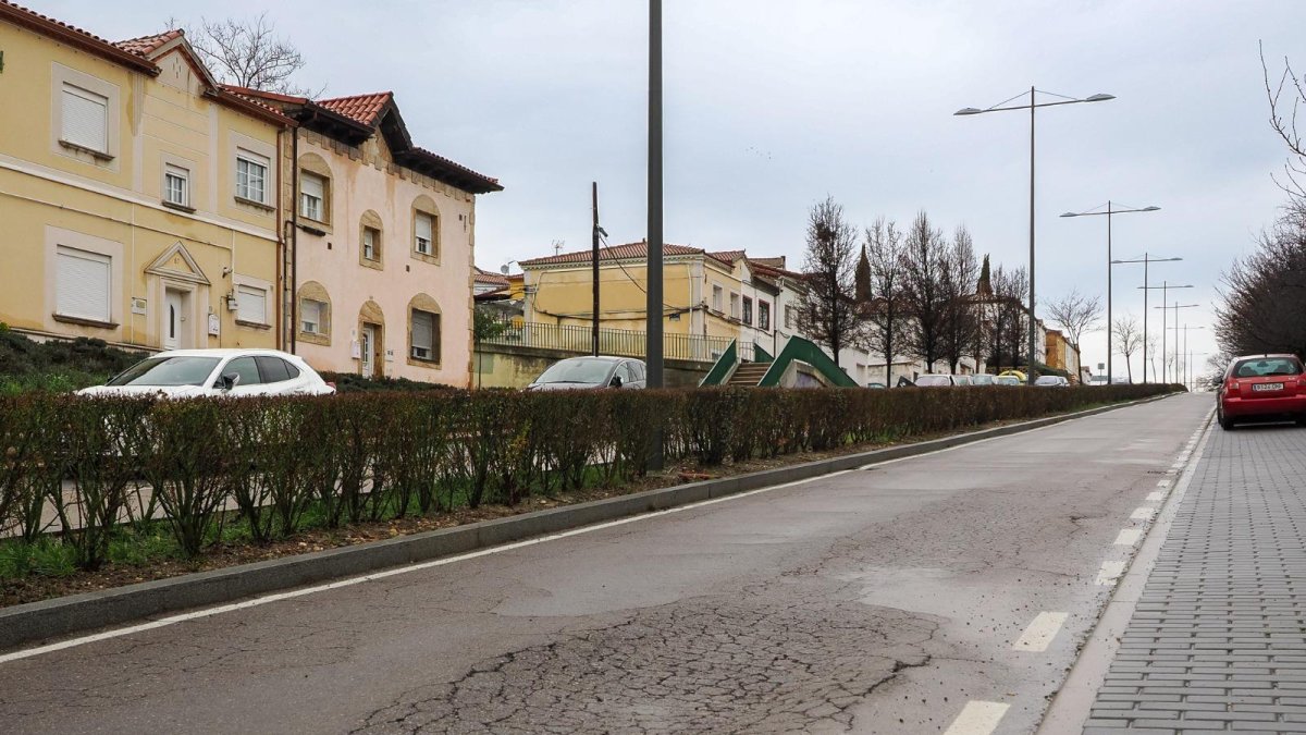 Grietas en la Avenida de las Contiendas