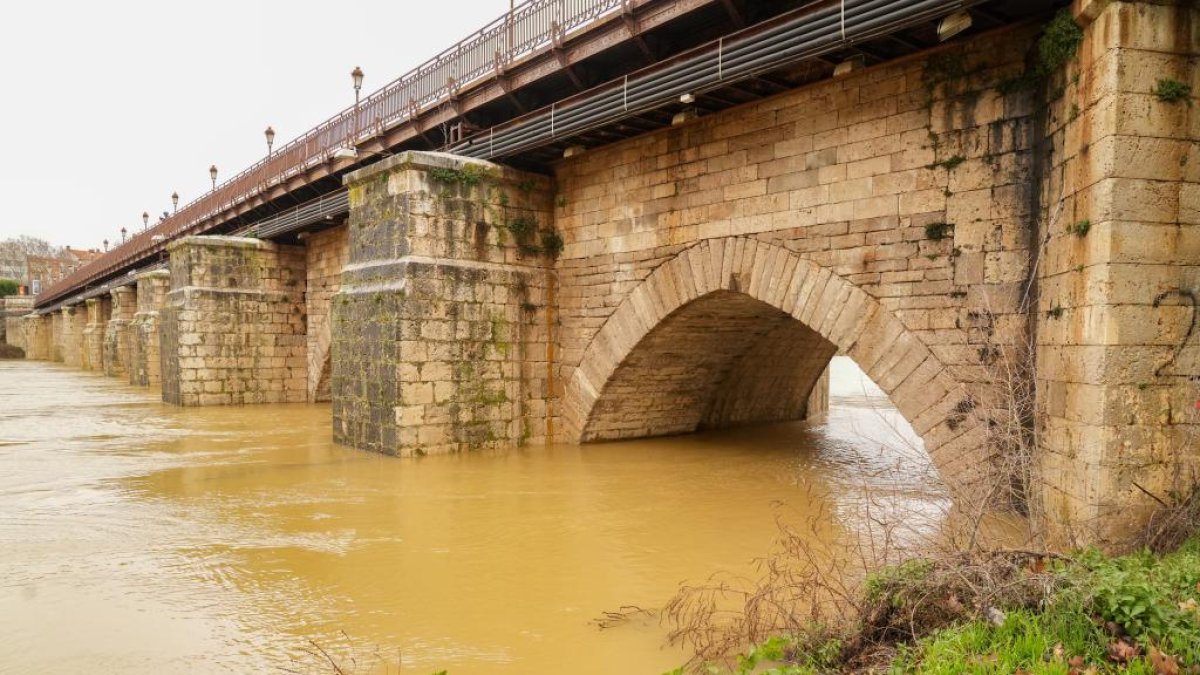 Crecida del río Pisuerga, a su paso por la capital de Valladolid