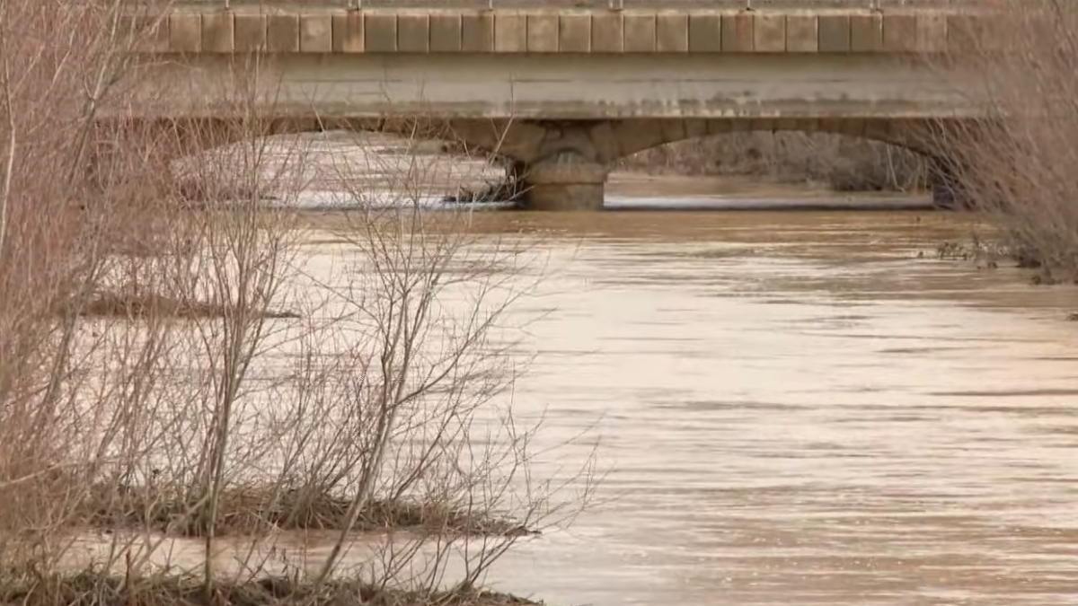 El río Valderaduey a su paso por Becilla de Valderaduey.