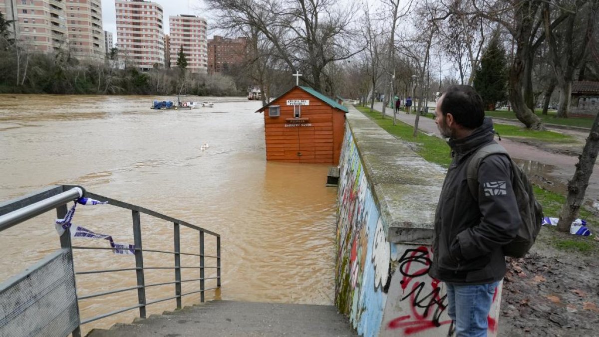 Crecida del río Pisuerga a su paso por Valladolid