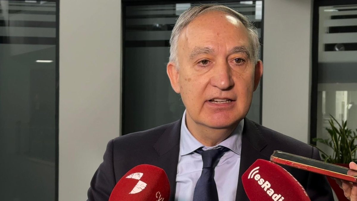 El rector de la Universidad de Valladolid, Antonio Largo