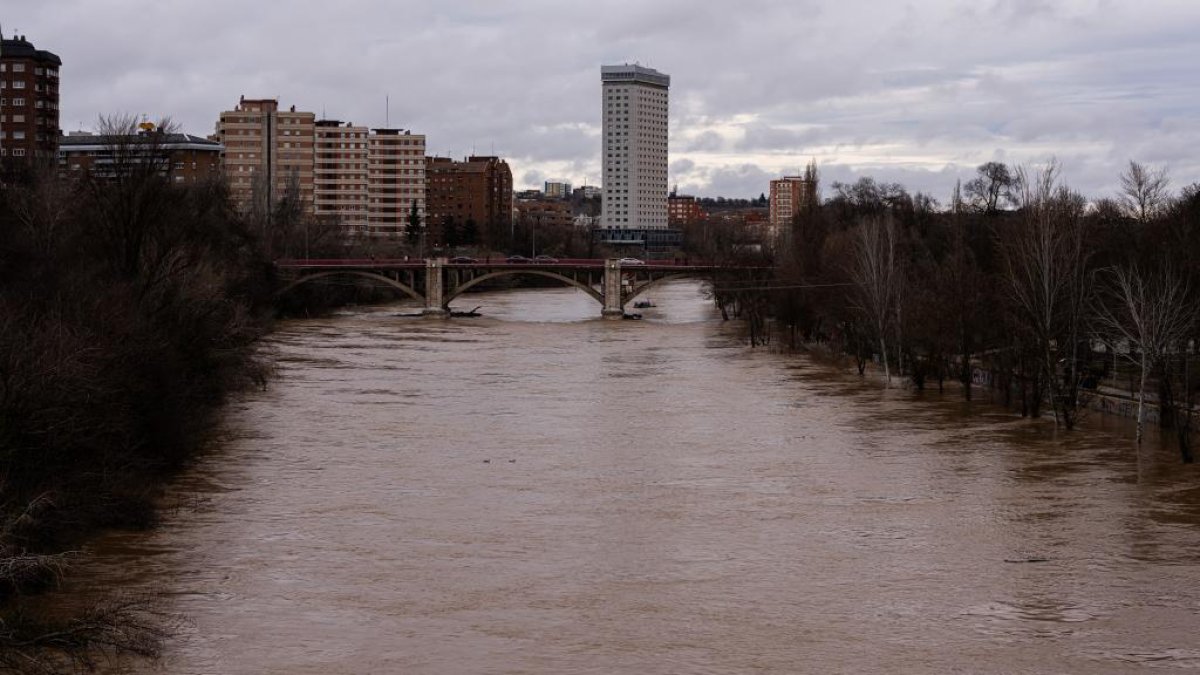 Crecida del río Pisuerga a su paso por Valladolid