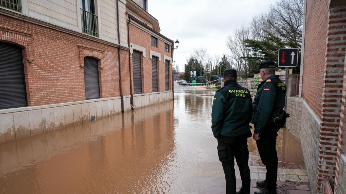 Casas y calles afectadas por la crecida del río Duero en Tudela