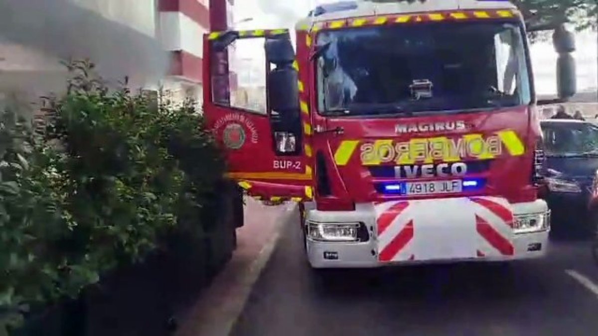Arde una tienda en Las Delicias en Valladolid