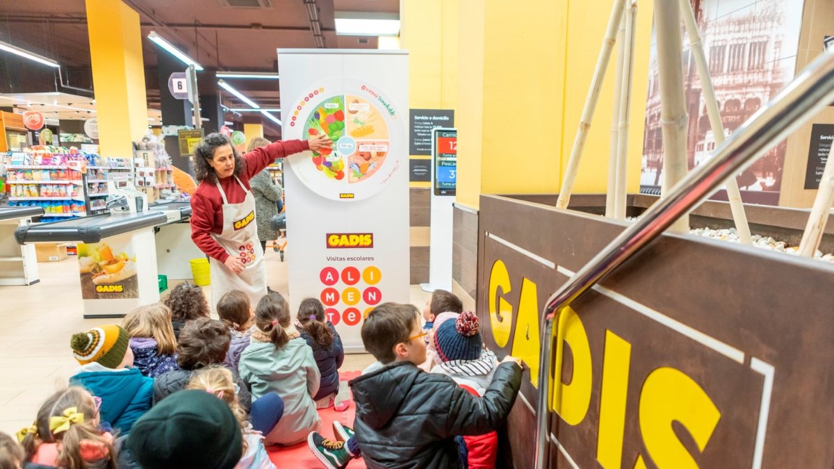 Grupo de niño participando en la iniciativa de Gadis