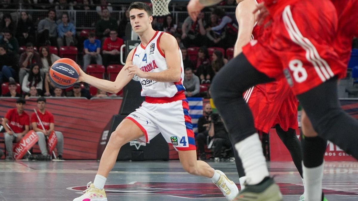 Joseba Querejeta, con Baskonia.