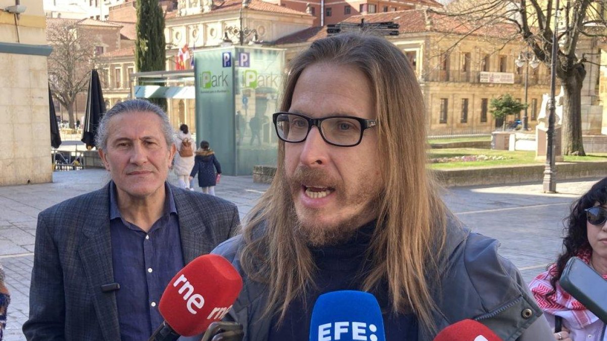 El secretario de Organización y portavoz de Podemos, Pablo Fernández