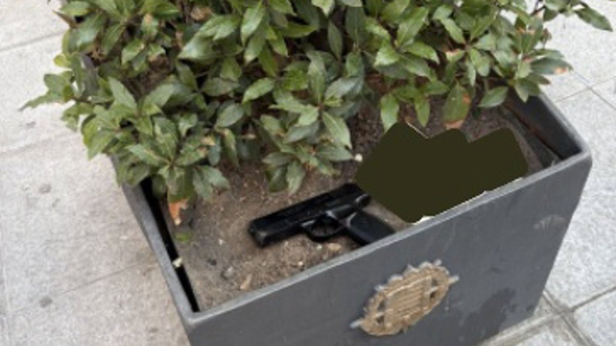 Una imagen de la pistola falsa