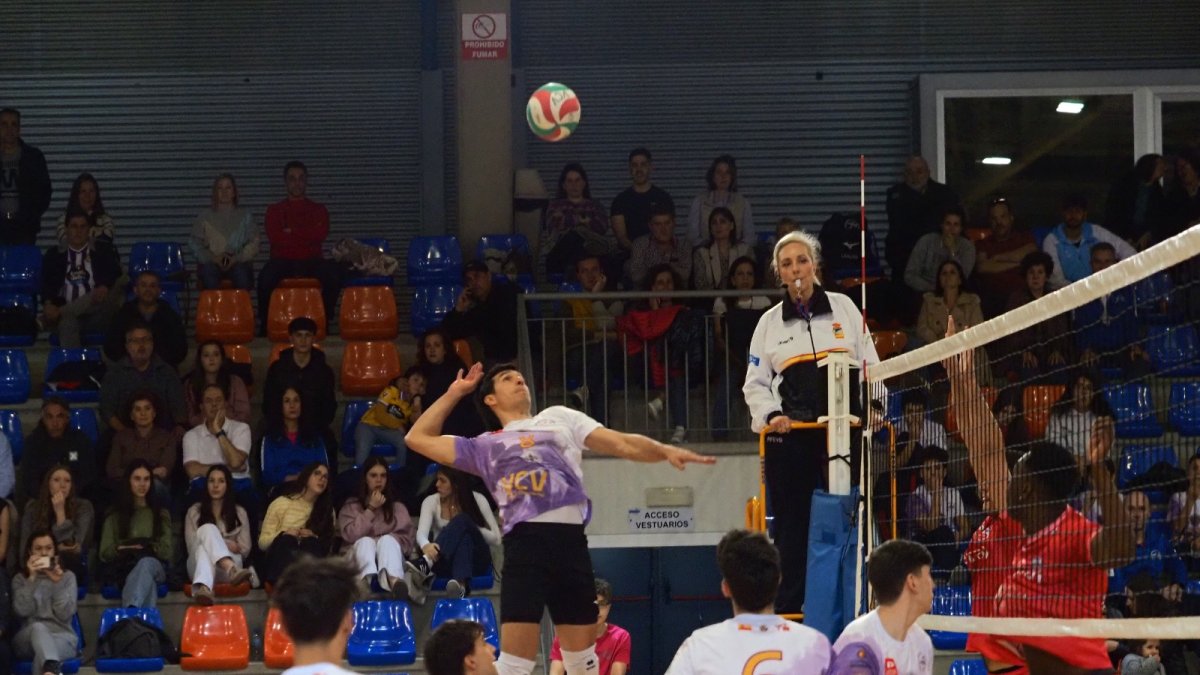 Un momento del UVa VCV ante el Emeve de Lugo.