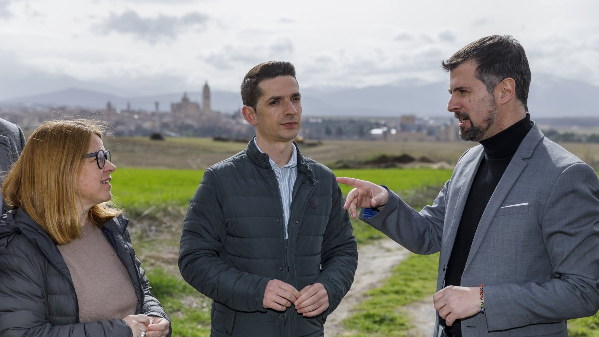 El senador autonómico Luis Tudanca y el cabeza de lista del PSOE por Segovia, Sergio Iglesias.