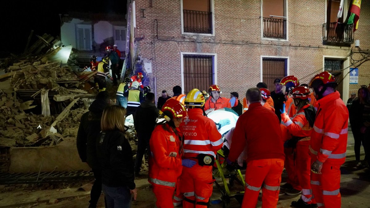 Derrumbe de una vivienda de dos plantas en Siete Iglesias de Trabancos (Valladolid)