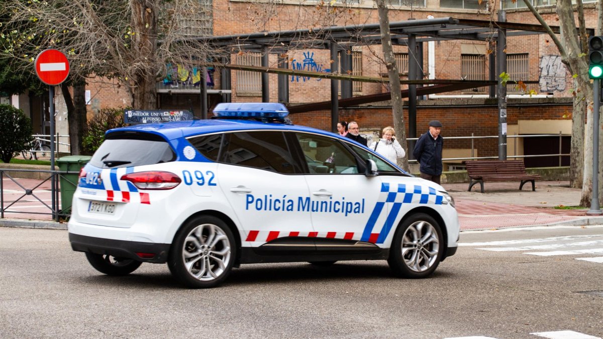 Un coche de la Policia, en Valladolid