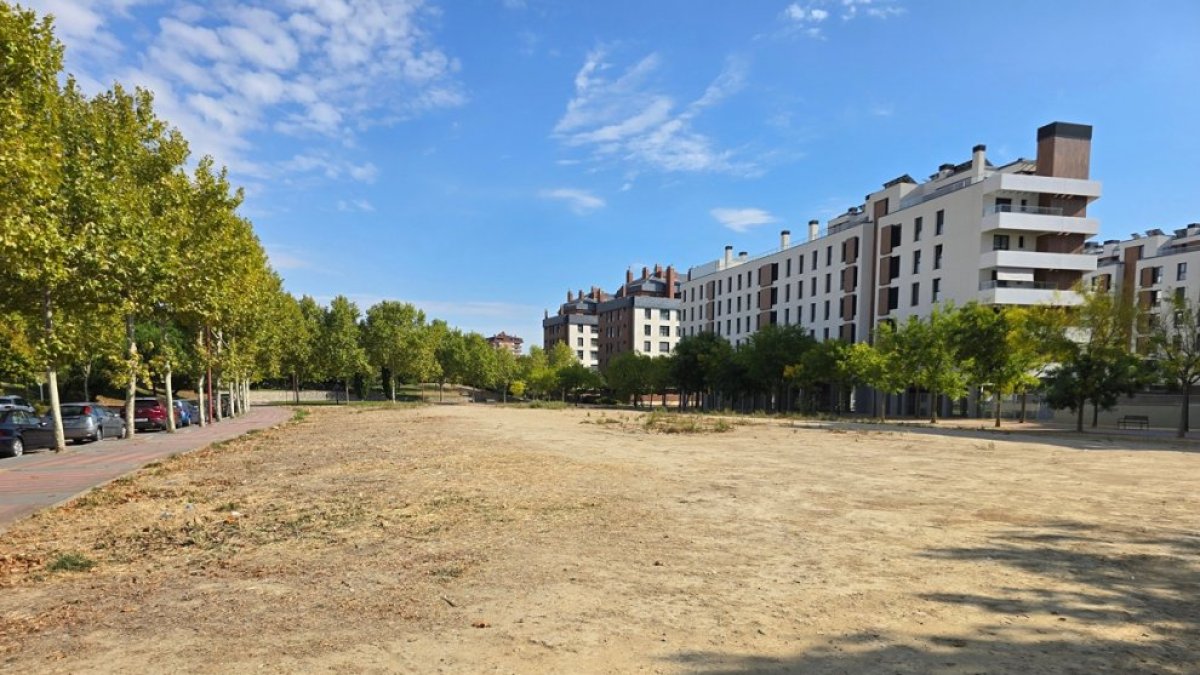 Parcela que está en proceso de venta, en una imagen reciente.