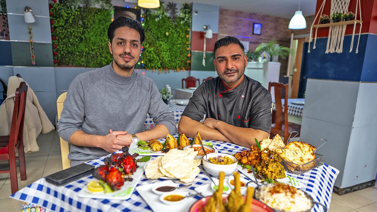 Mamoun Lamedi y Aqeel Abbas, en el restaurante Aroma de India de
Valladolid.