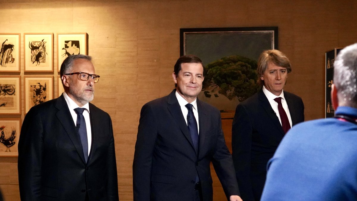 Carlos Pollán, Alfonso Fernández Mañueco y Carlos Martínez, en el debate de este jueves