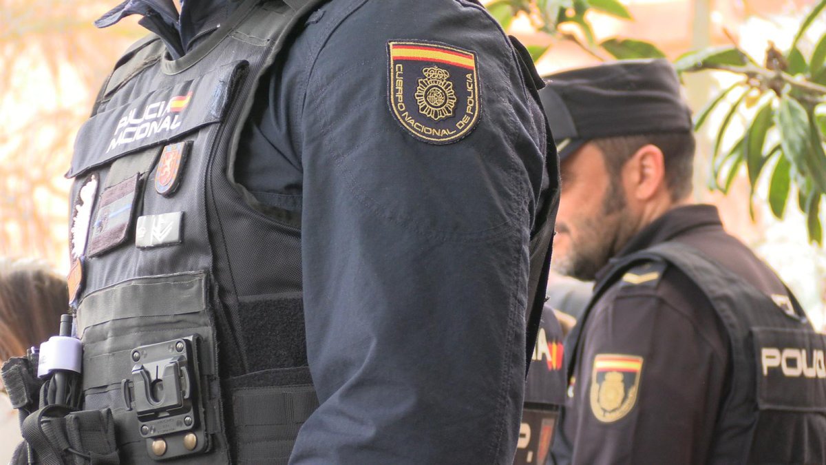 Dos agentes de la Policía Nacional en una imagen de archivo