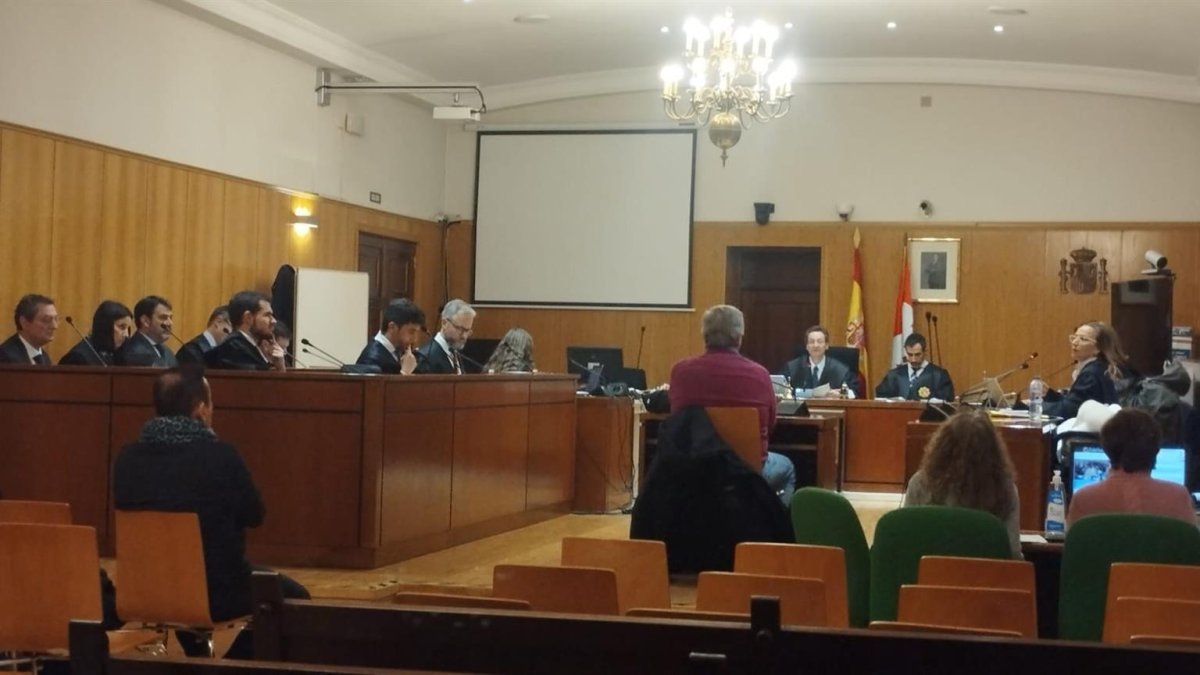 La Audiencia de Valladolid durante una sesión del juicio por el 'caso ataúdes'