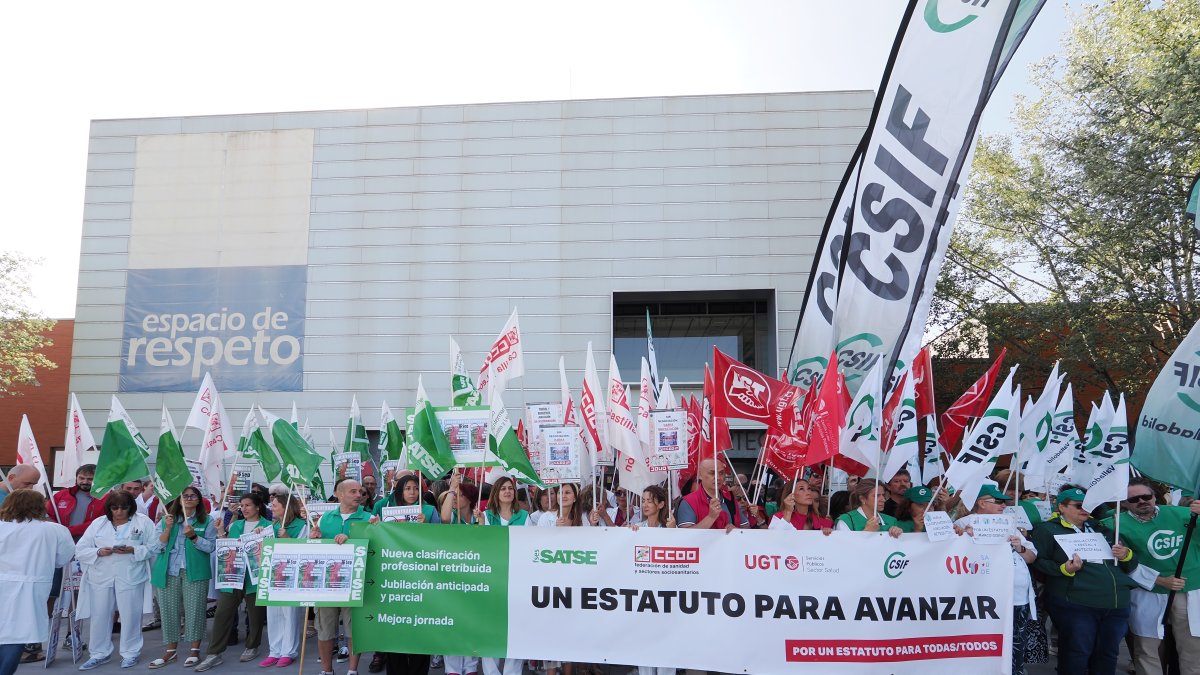 Concentración de sanitarios en Valladolid en una imagen de archivo