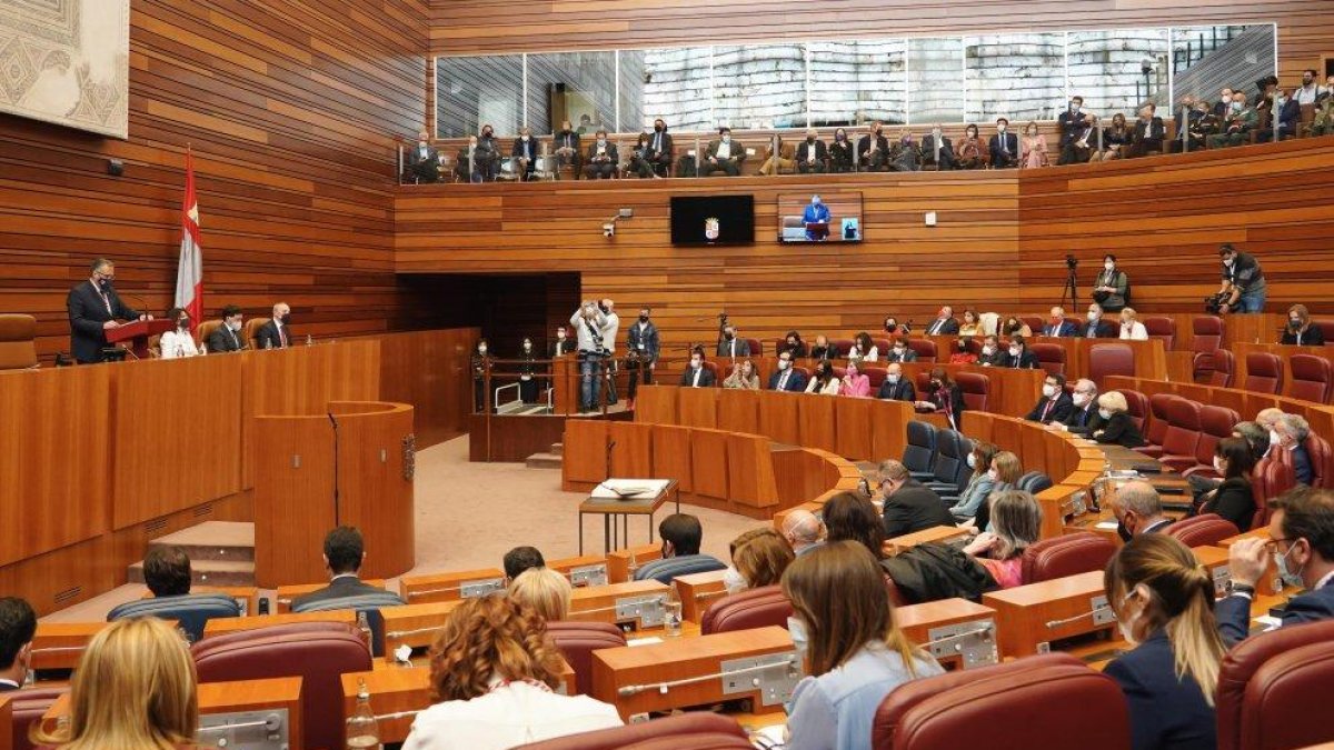 Pleno de constitución de las Cortes de Castilla y León en marzo de 2022.