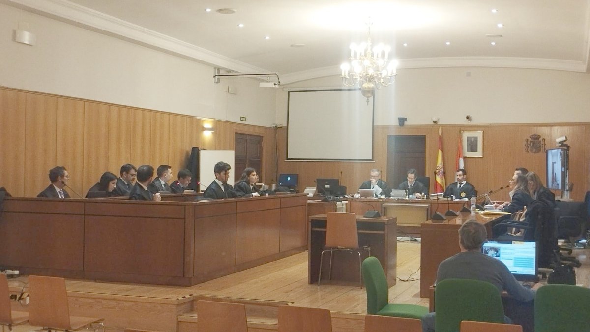 Nueva jornada del juicio por el 'caso ataúdes' en la Audiencia de Valladolid.