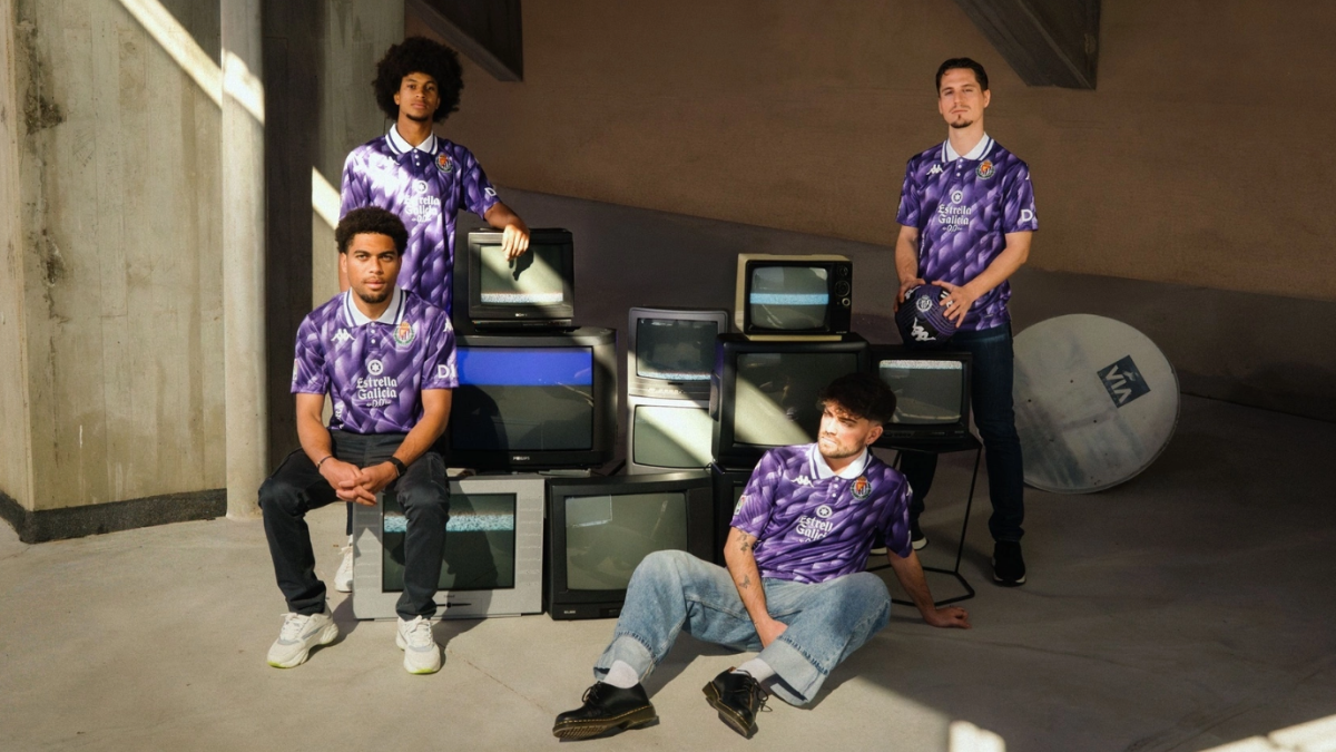 Nueva camiseta retro del Real Valladolid.