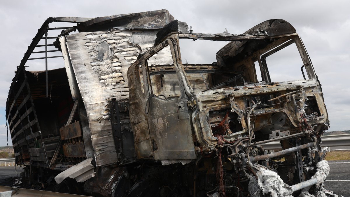 Accidente entre 2 camiones en la autovía A-62, en la localidad zamorana de Castrillo de la Guareña.