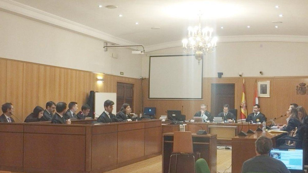 Imagen de una sesión del juicio del caso ataúdes en la Audiencia de Valladolid.