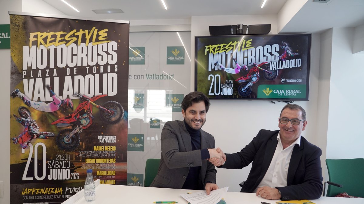 El director operativo de Tauroemoción,  Nacho de la Viuda, y el responsable de la Fundación Caja Rural de Zamora, Narciso Prieto, renuevan su compromiso para la temporada taurina 2026