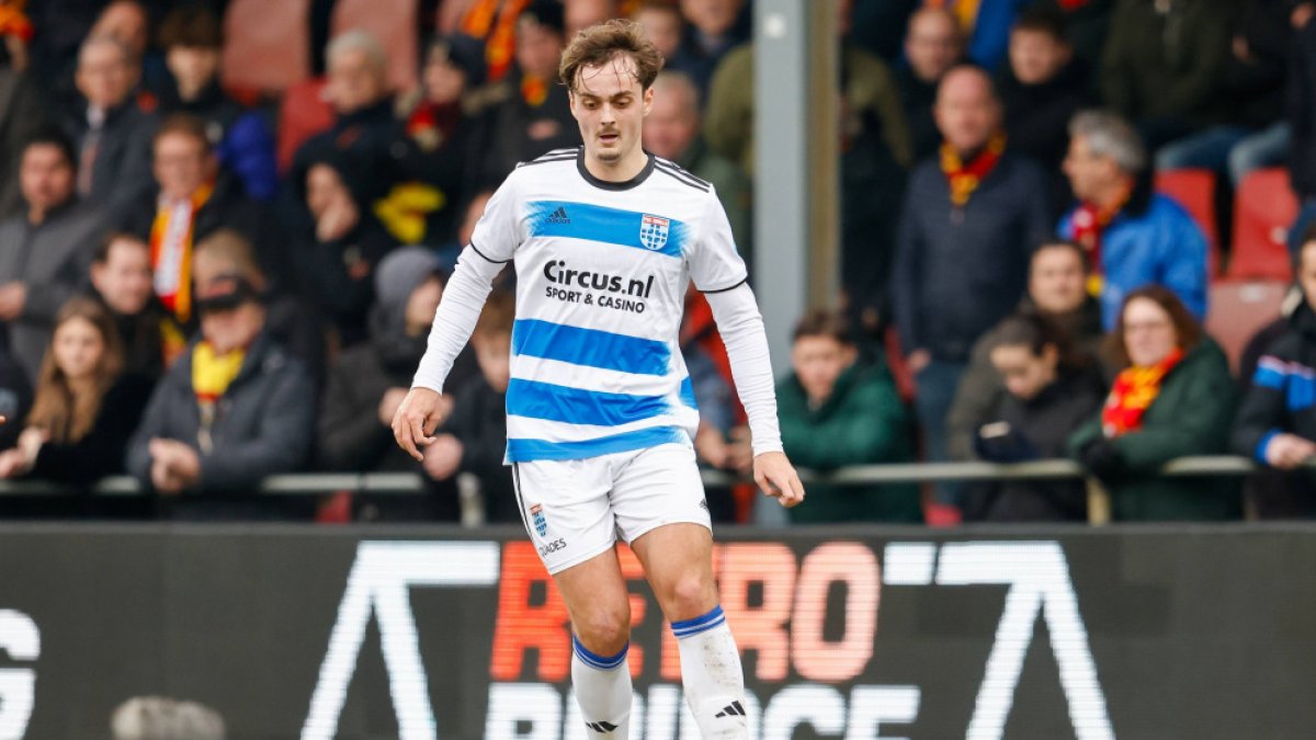 Kaj de Rooij, con el uniforme del PEC Zwolle.