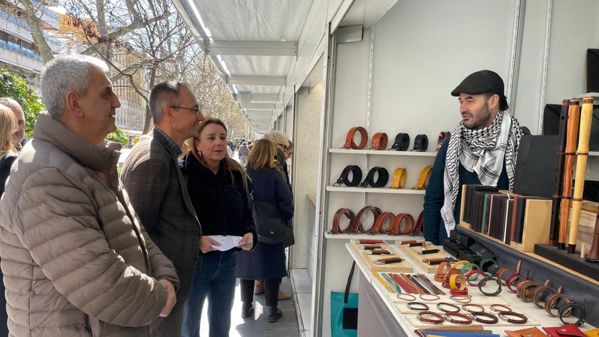 La Feria de Artesanía de Valladolid alcanza su XXXIII edición con la participación de 34 talleres artesanos.