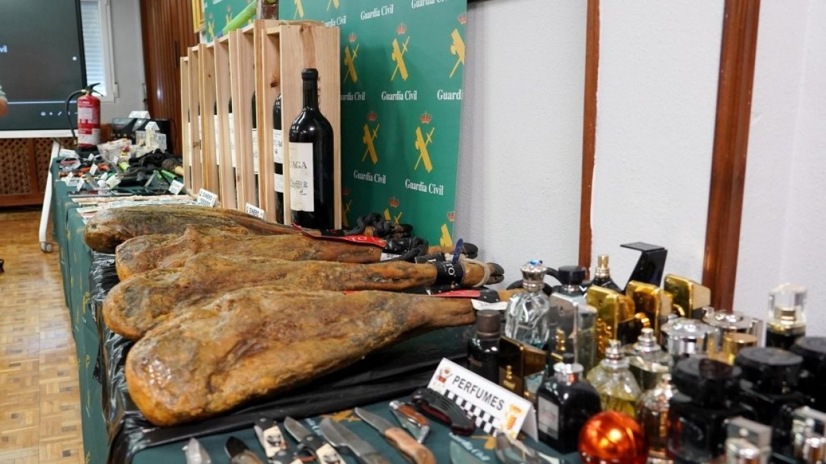 Jamones ‘Joselito’ y las botellas Magnum que se llevó la banda del BMW de Arzuaga