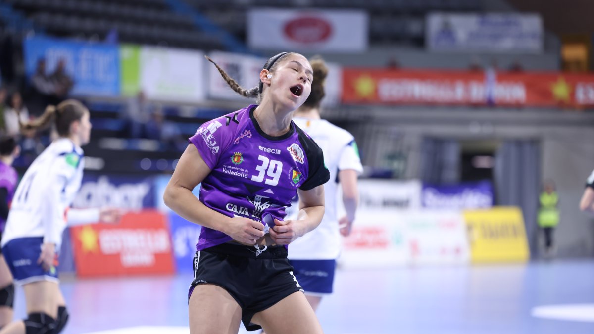 Sandra Monteagudo se lamenta ante Granollers.