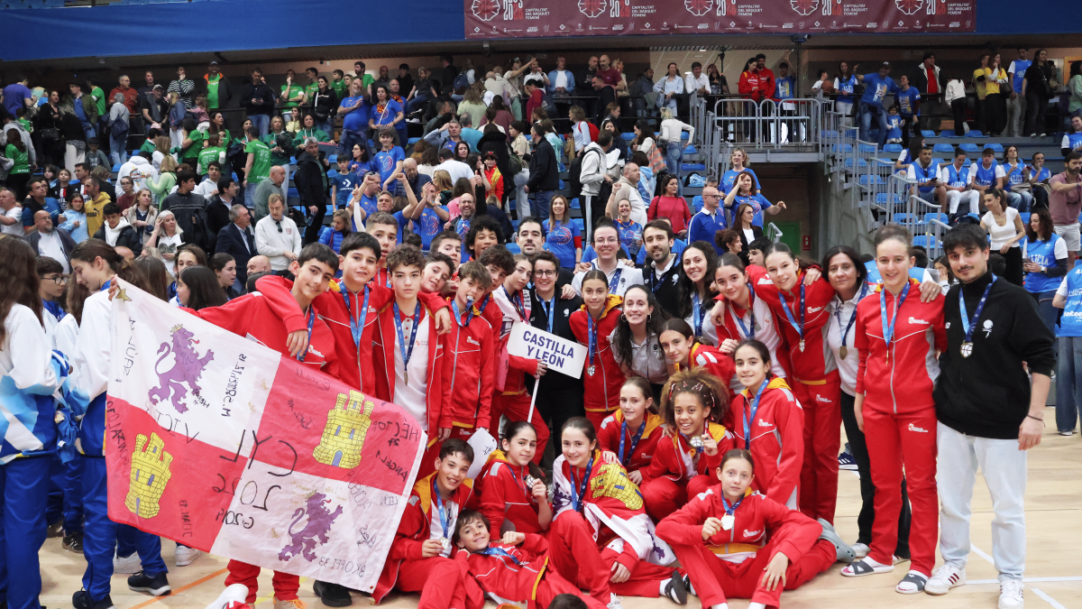 Castilla y León masculino y femenino en el MiniBasket.