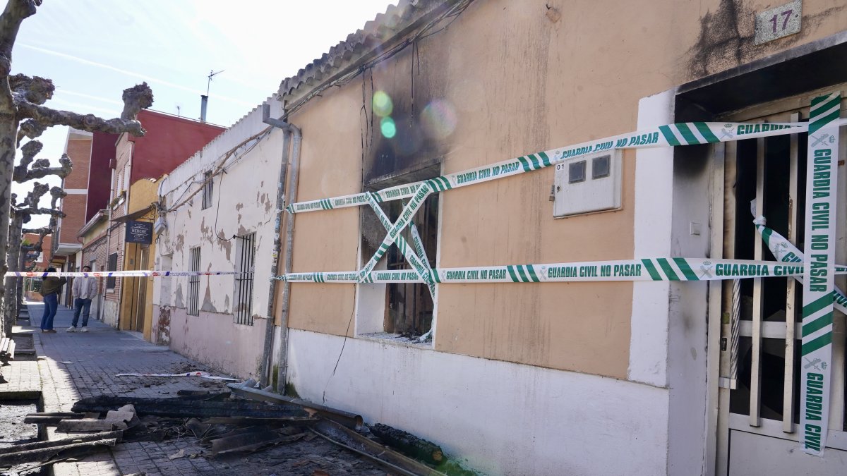 Fallece un hombre de unos 60 años en el incendio de una vivienda en Tudela de Duero (Valladolid).
