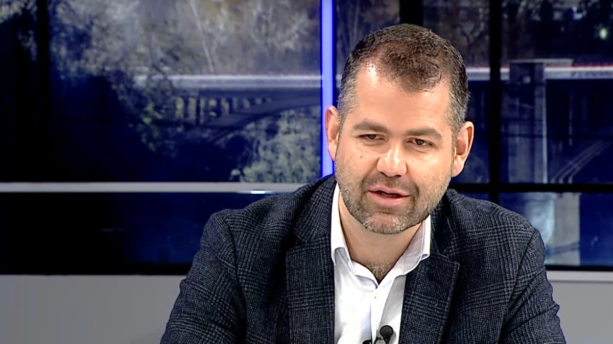 Gabriel Solares durante la entrevista en el programa La Quinta Esquina.