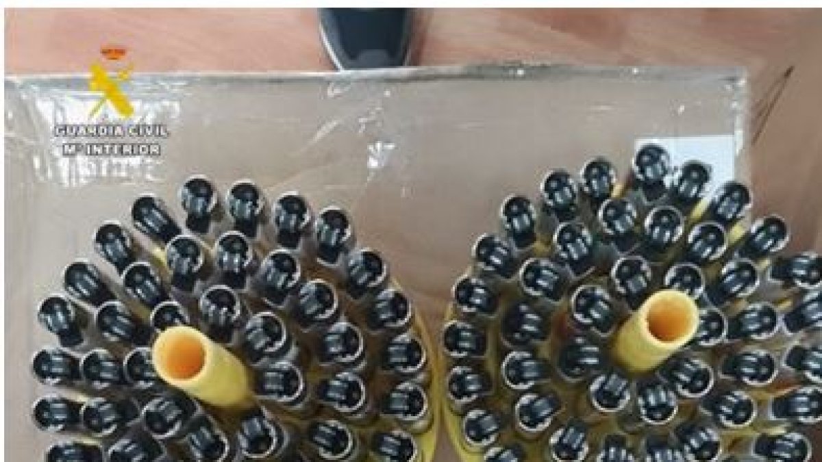 Imagen de los encendedores incautados por la Guardia Civil en Valladolid.