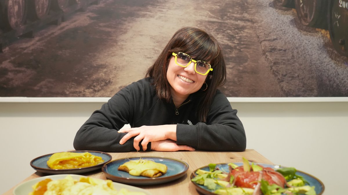 Sara Cabello , chef y propietaria de Tigo y Migo, presenta cuatro de los platos de la carta