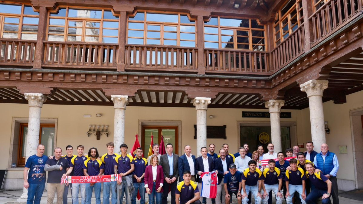 Recepción al Atlético Tordesillas en la Diputación.