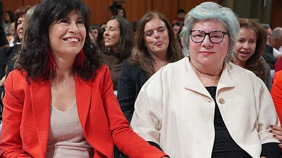 ANA REDONDO Y DOLORES VÁZQUEZ.