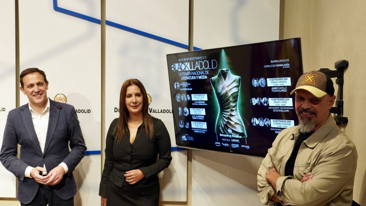 El presidente de la Diputación de Valladolid, Conrado Íscar, junto a los escritores César Pérez Gellida y Dolores Redondo, presentan la sexta edición de Blacklladolid, que este año unirá literatura y moda.