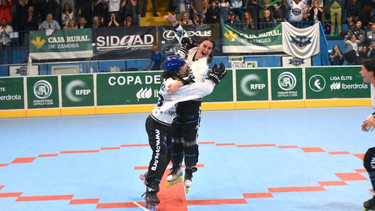 Celebración tras el definitivo gol de Inés Ruiz.