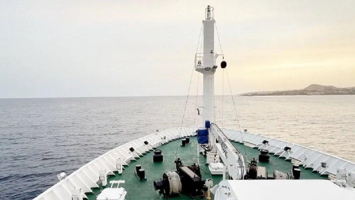 Crucero afectado por un brote de hantavirus durante su travesía por el Atlántico Sur.