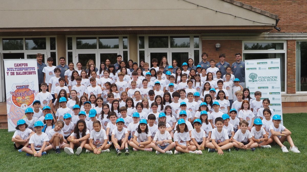 Foto de familia del Campus Multideportivo Real Sociedad Hípica de la última edición 2025.