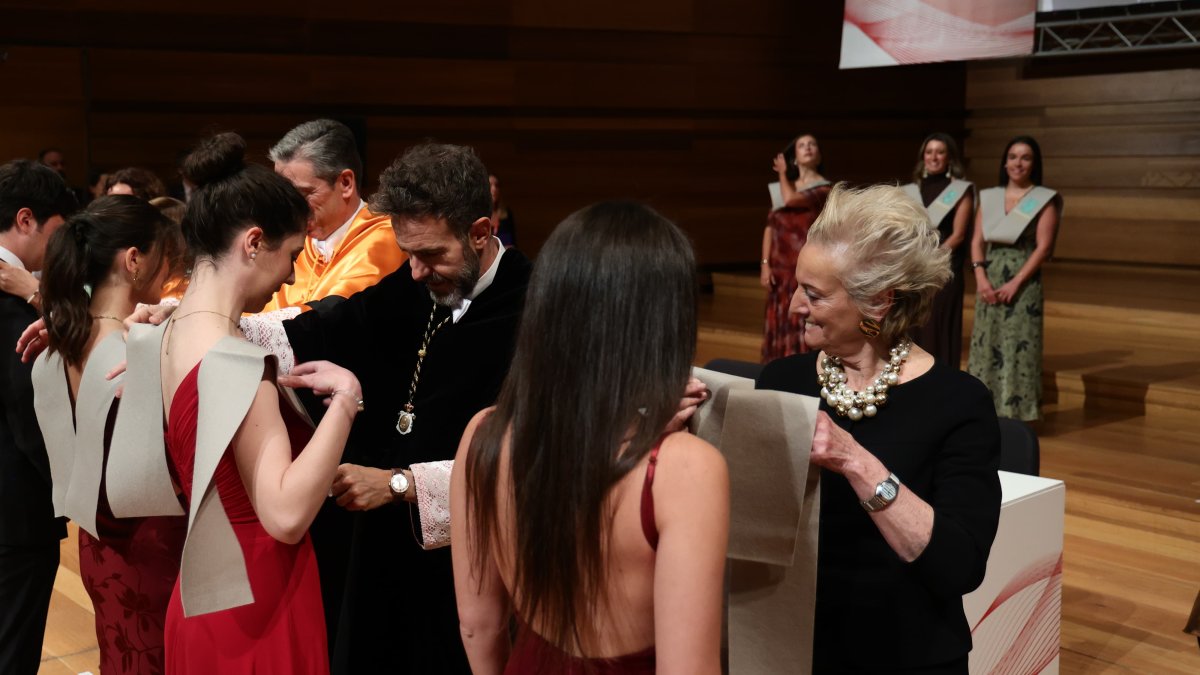 David García López y María Luisa Segoviano en la graduación de la Promoción 2026 de la UEMC